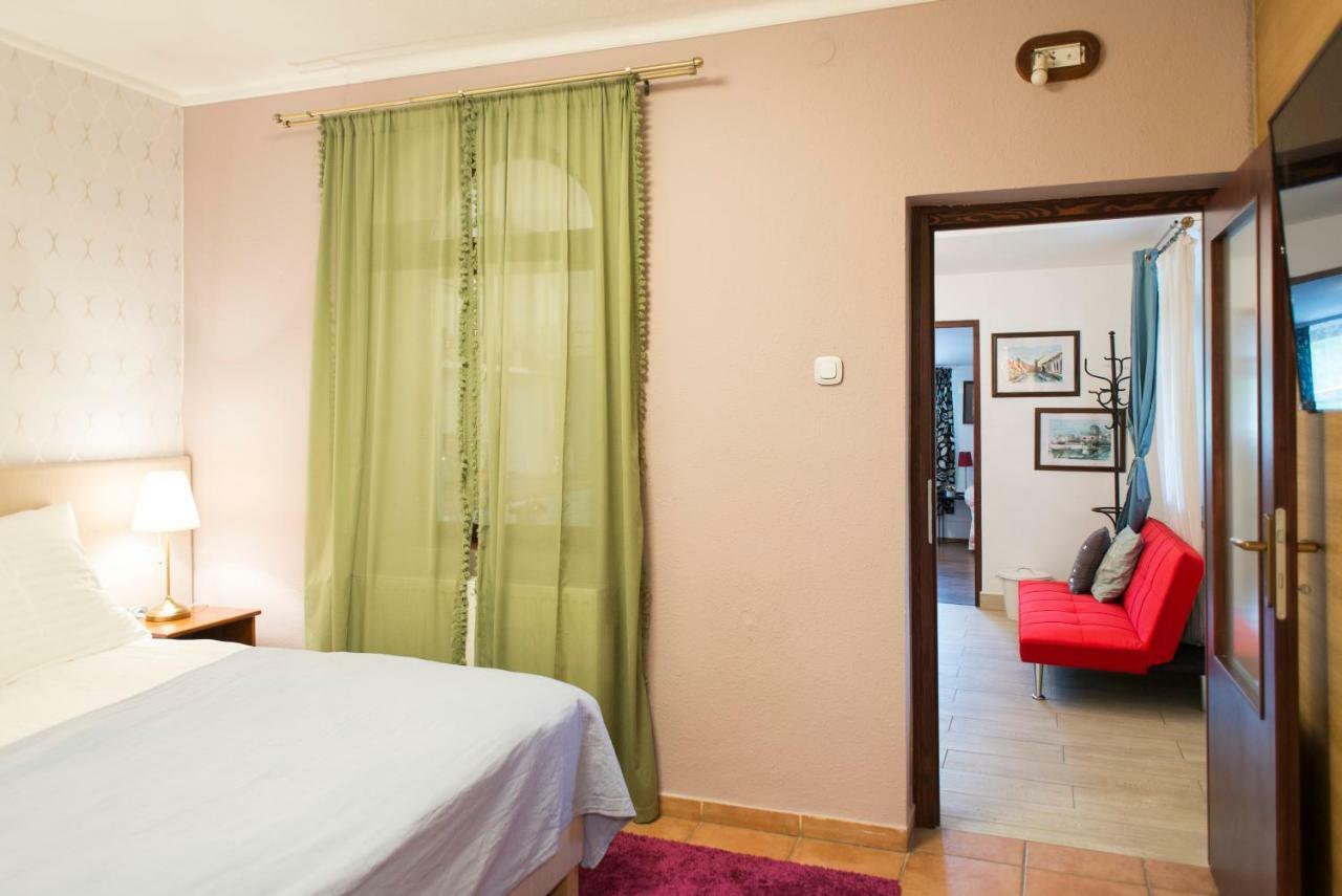 Szent Anna Panzio Hotell Esztergom Exteriör bild